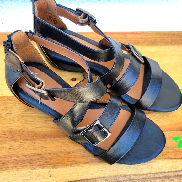 Euro Soft Vegan Leather Wedge Sandals Size 6.5 - Picture 12 of 16